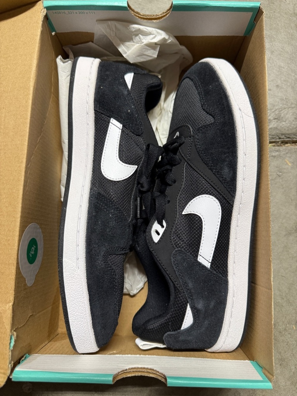 Nike Men’s SB Alleyoop Sneakers - Black & White